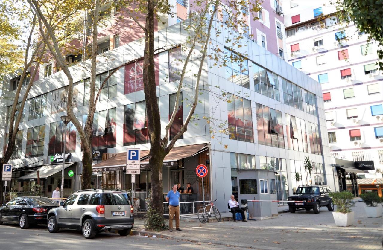 Haris Apartment Tirana No.3 ภายนอก รูปภาพ